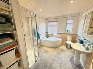 Photo 25- click for photo gallery